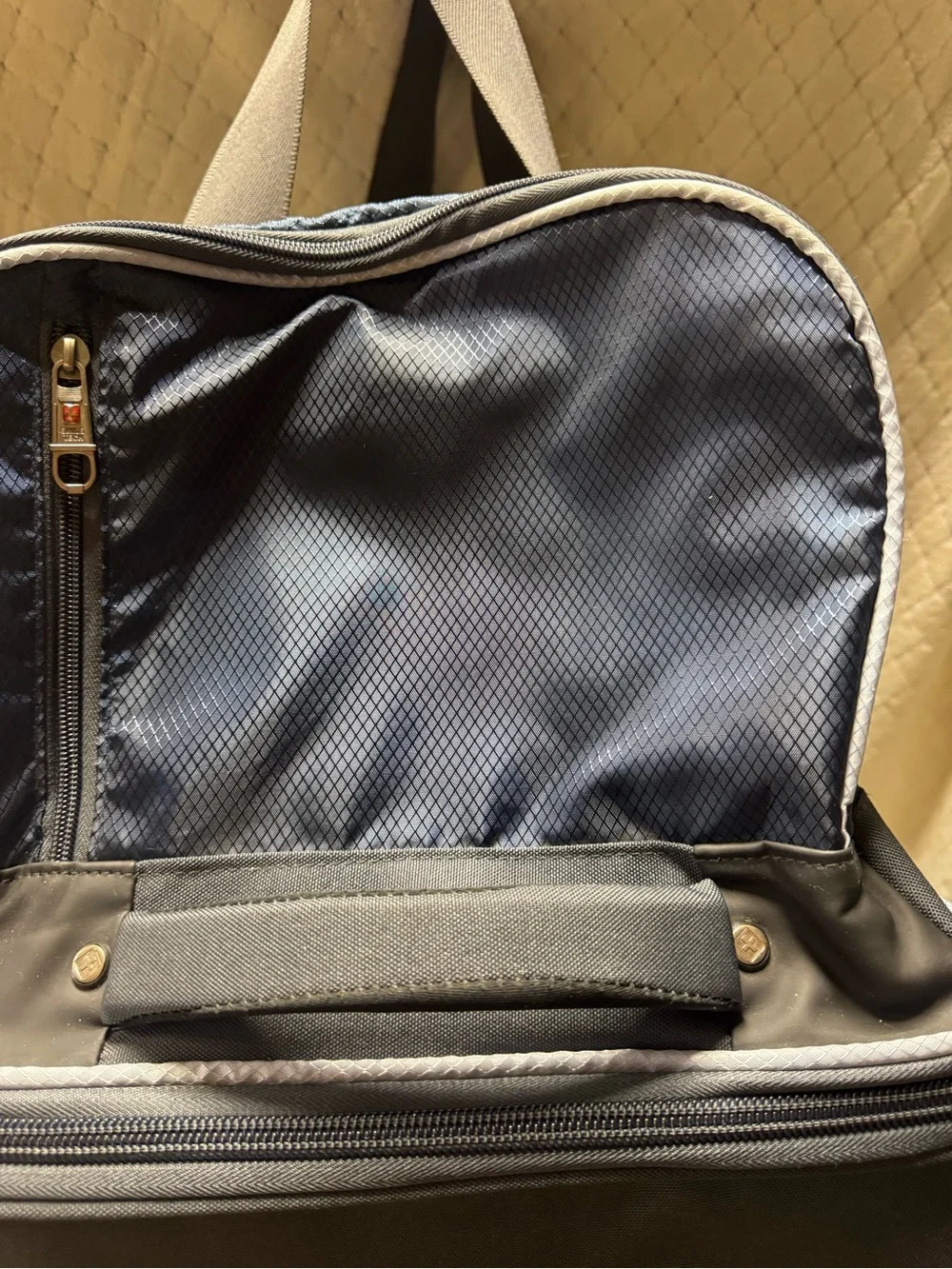 Swiss Tech spacious duffel
